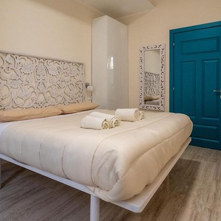 Room With Independent Entrance - Termini/Aquarium โรม ภายนอก รูปภาพ