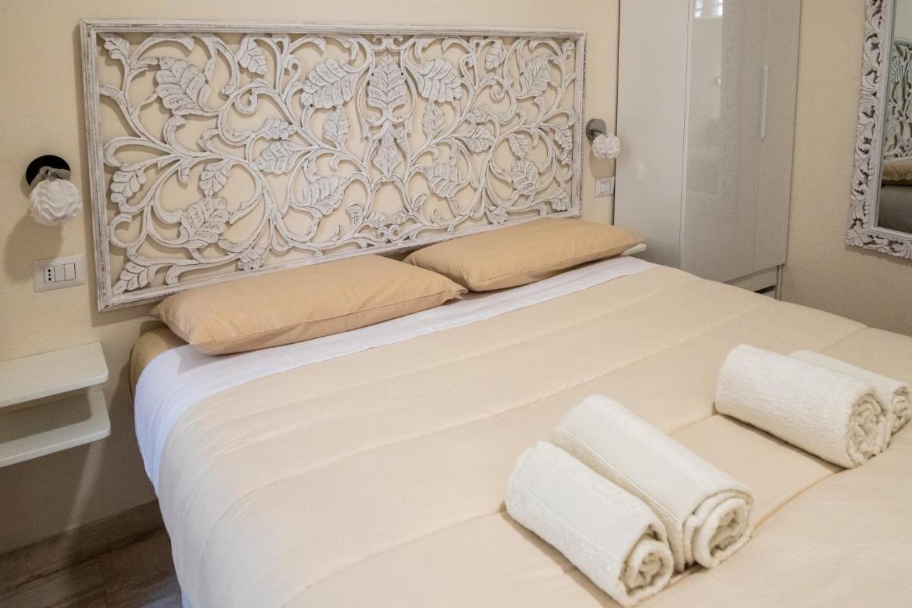 Room With Independent Entrance - Termini/Aquarium โรม ภายนอก รูปภาพ